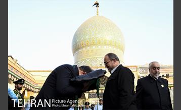 مراسم تعویض پرچم گنبد حرم حضرت عبدالعظیم (ع) 11