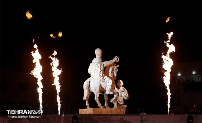 رویداد «شب ایران» در میدان انقلاب اسلامی