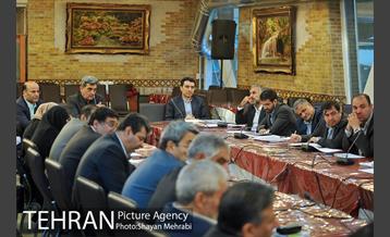 جلسه شهردار تهران با اعضای شورای شهر 31