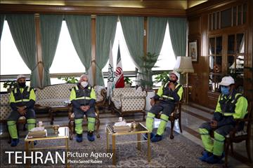 تقدیر شهردار تهران از پاکبانان نمونه شهر 11