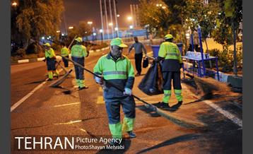 شروع بکار نیروهای خدمات شهری بعد از پایان مراسم ارتحال امام خمینی (ره) 23