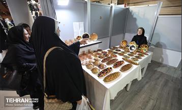 بیست و سومین نمایشگاه «زنان وتولید ملی» 38