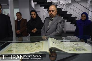 بازدید مدیرکل دفتر شهردار تهران از نمایشگاه دائمی نقشه 13