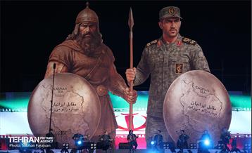 رویداد «شب ایران» در میدان انقلاب اسلامی 11