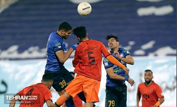 دیدار تیم های فوتبال استقلال تهران و مس کرمان 22