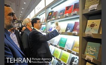 بازدید حسینی مکارم سرپرست شهرداری تهران ار نمایشگاه کتاب 20