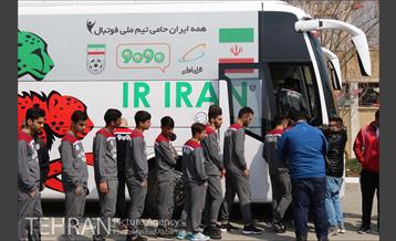 رونمایی از اتوبوس تیم ملی با طرح یوزپلنگ