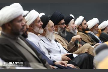 نشست فصلی ائمه جماعت و مدیران حوزه های علمیه منطقه 12 با مدیران شهری 16