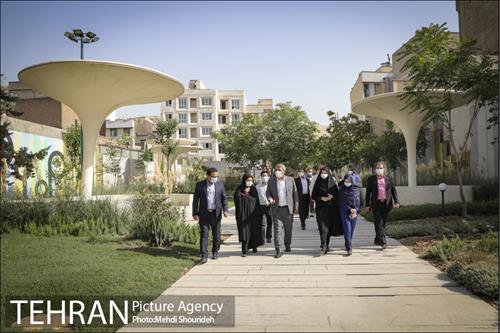 بازدید معاون هماهنگی امور مناطق از منطقه 7