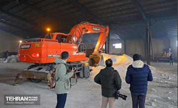 بازدید اصحاب رسانه از خدمات برف‌روبی منطقه 5 شهرداری تهران 10