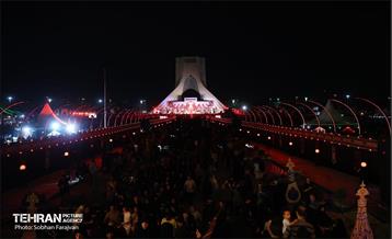 آئین بدرقه زائران اربعین در میدان آزادی 17