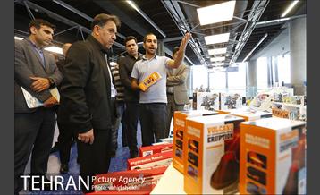 بازدید وزیر راه و شهرسازی از باغ کتاب 17