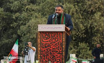 اهتزاز پرچم عزای حسینی بر فراز برج پرچم ایران 20