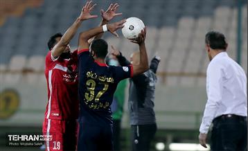 دیدار تیم های فوتبال پرسپولیس و نساجی مازندران 12