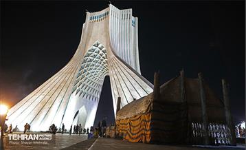 برج آزادی میزبان مسافران نوروزی 17