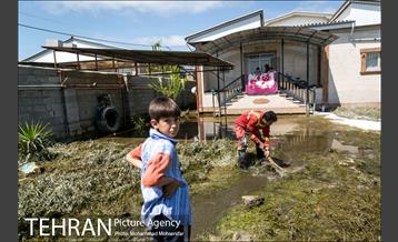 عملیات تخلیه آب از منازل مسکونی گمیشان 5