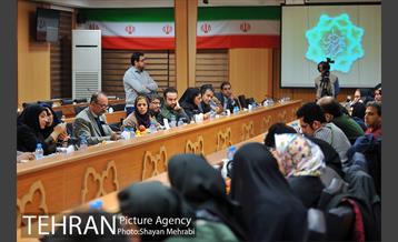 نشست صمیمانه دکتر نجفی با خبرنگاران حوزه شهری 14
