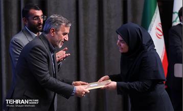آیین تجلیل از برگزیدگان مناطق 22 گانه 4