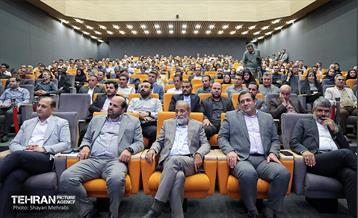 آیین تجلیل از برگزیدگان مناطق 22 گانه 61