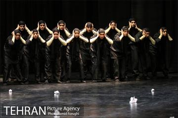نمایش "من" در پردیس تئاتر تهران (خاوران) 18