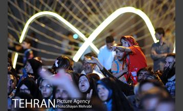 اجتماع بزرگ جوانان شهر تهران در میدان امام حسین(ع) 15