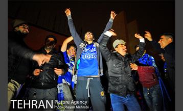 هواداران شب قبل از شهرآورد ۸۴ 30