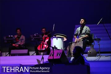 کنسرت علیرضا قربانی 19