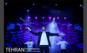 اجرای کنسرت فرزاد فرزین ویژه کودکان کار 15