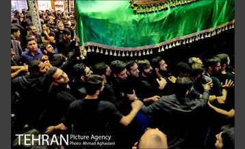 آیین نخل گردانی در تکیه های شمیران 30