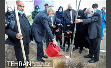 کاشت درخت میثاق در حرم امام خمینی 12