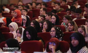 اختتامیه نخستین دوره فیلم‌سازی با موبایل 73