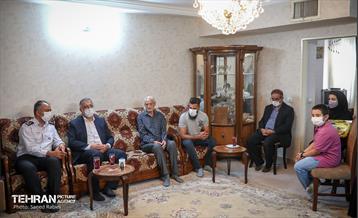 حضور شهردار تهران در منزل آتش نشان شهید مرتضی حیدری 18