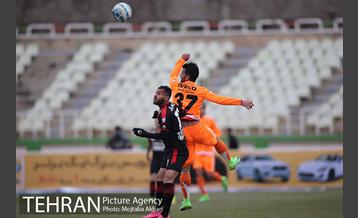 دیدار تیم های فوتبال سایپا تهران و فولاد خوزستان