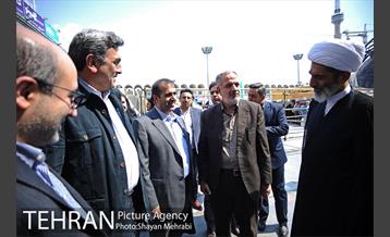 بازدید شهردار تهران از سی و دومین نمایشگاه بین المللی کتاب تهران 13