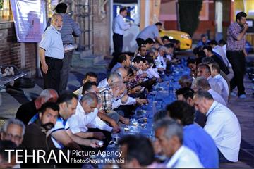 افطاری ساده تاکسی رانی در پایانه فرودگاه مهرآباد 13