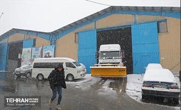 بازدید اصحاب رسانه از خدمات برف‌روبی منطقه 5 شهرداری تهران 16