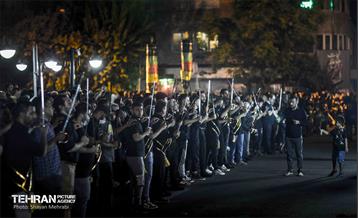 عزاداری شب عاشورا در میدان منیریه  27