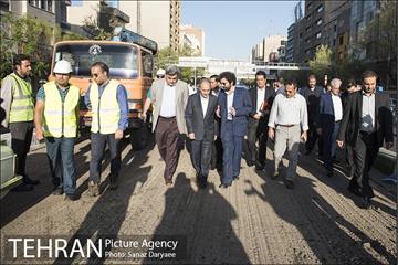 بازدید شهردار تهران از بازسازی پل کریمخان 2