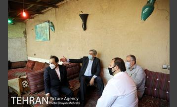 بازدید شهردار تهران از قهوه‌خانه حسین رمضان یخی در محله دروازه غار 5