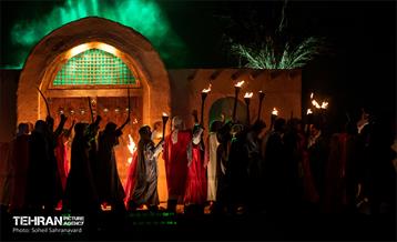 نمایش «تنهاتر از مسیح» 26