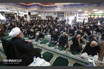 نماز جمعه عاشورایی در منطقه ۵ 18