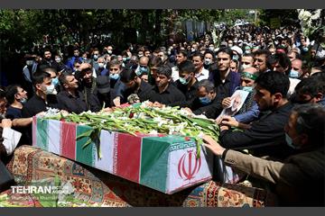 مراسم تشییع و تدفین شهدای گمنام در منطقه ۳ تهران  22