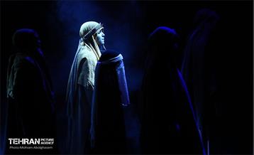 نمایش آیینی خانه ای از گل و اندوه 51