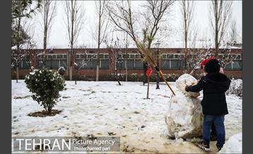 روز برفی تهران در پارک شهر 7