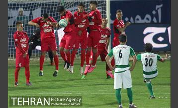 دیدار ذوب اهن و پرسپولیس در لیگ برتر فوتبال