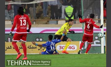 دیدار استقلال تهران و تراکتورسازی در لیگ برتر فوتبال 29