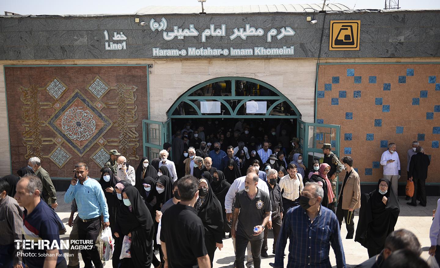 خدمات شرکت بهره برداری مترو تهران به شرکت کنندگان در مراسم ارتحال امام خمینی(ره) 1