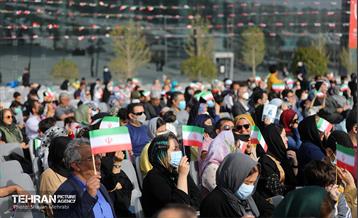 جشن ملی پرچم در اراضی عباس آباد 16