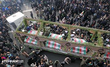 تشییع پیکر ۲۰۰ شهید گمنام دفاع مقدس در تهران 10