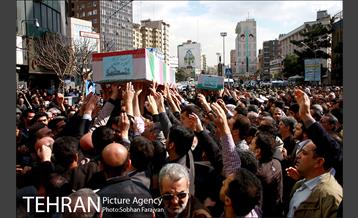 تشییع سه شهید گمنام در میدان فاطمی 11